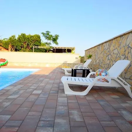 Holiday home Tina *